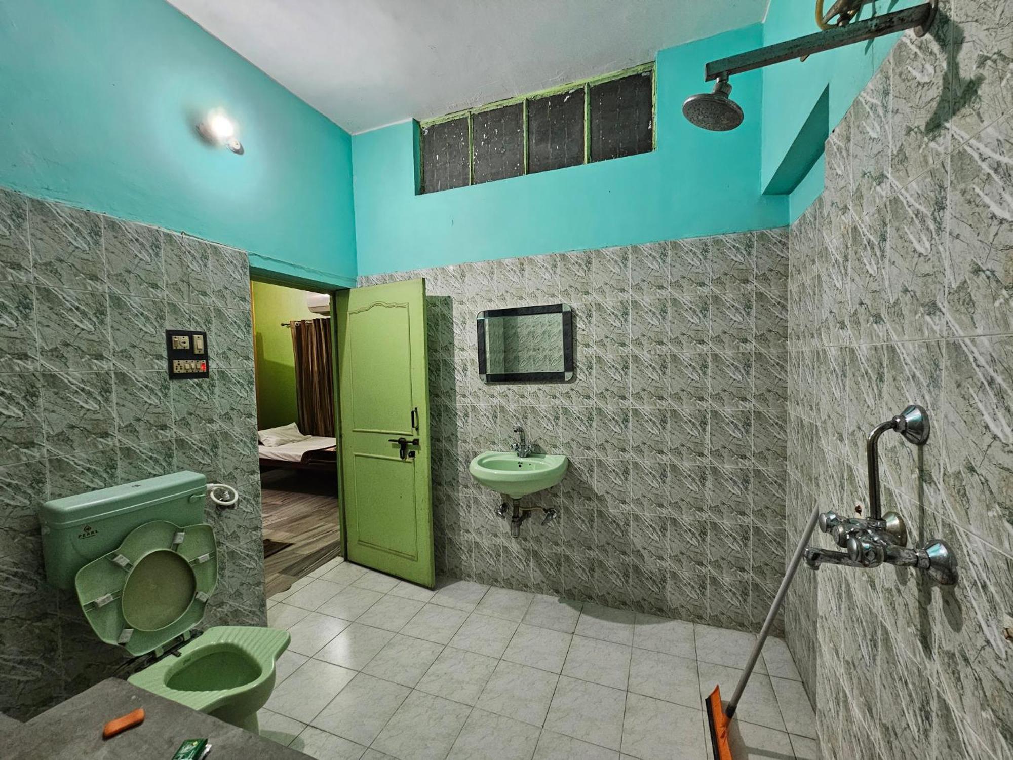 Royal Sangam Homestay Allāhābād Junction エクステリア 写真