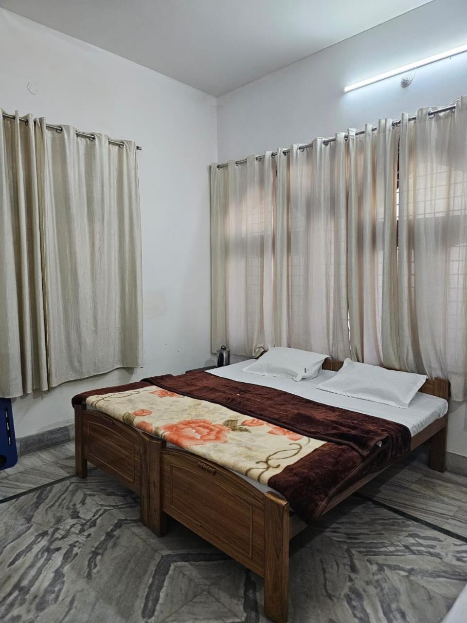 Royal Sangam Homestay Allāhābād Junction エクステリア 写真